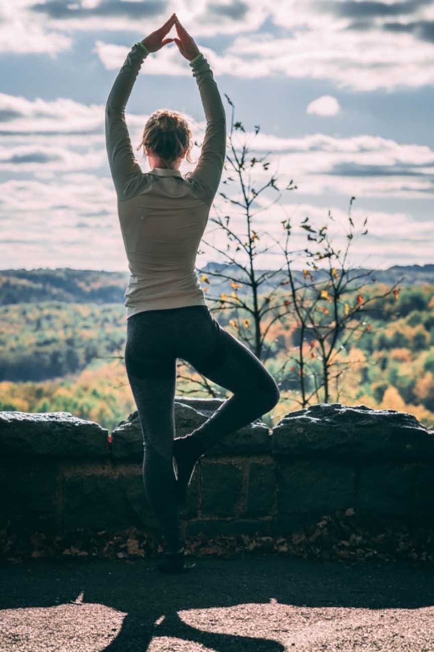 Keepme - Woman performing yoga pose